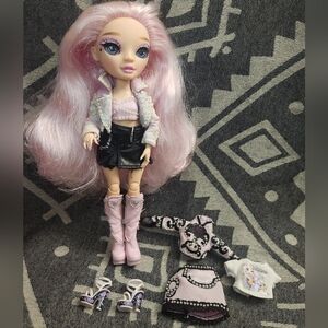 Rainbow High Rainbow Vision The Royal Three Minnie Choi Doll Nearly Complete